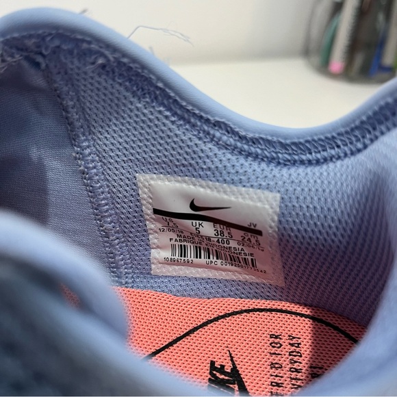 Women’s Nike Air Max Motion 2 - Picture 7 of 8